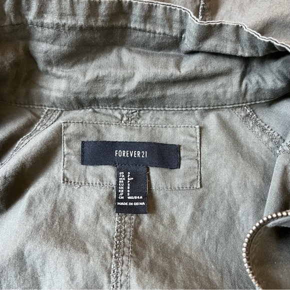 Forever 21 Army Green Hoodie Zipped Up front long sleeve Jacket size S - Picture 4 of 11